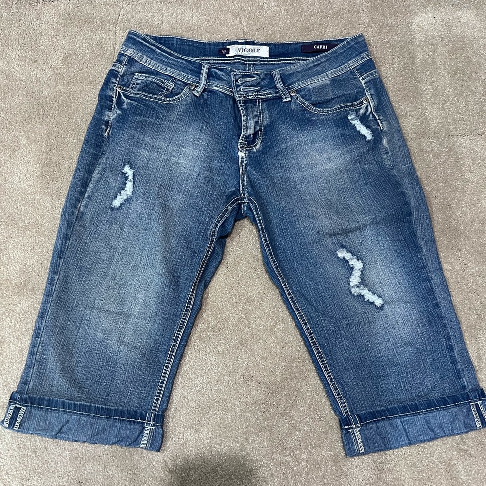 EUC! Women’s Vigold Brand Distressed Cuffed Capri Jeans Size 9/10